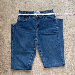 🌷Levi’s Signature At Waist Bootcut Jeans Size 6 Medium